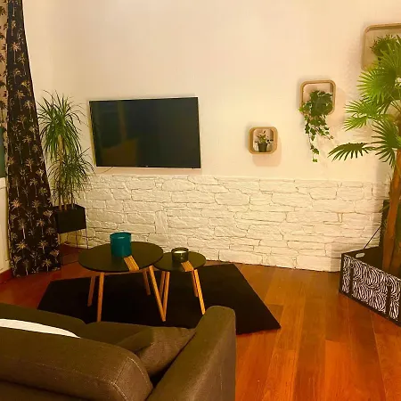 Escapade Jacuzzi Apartment *