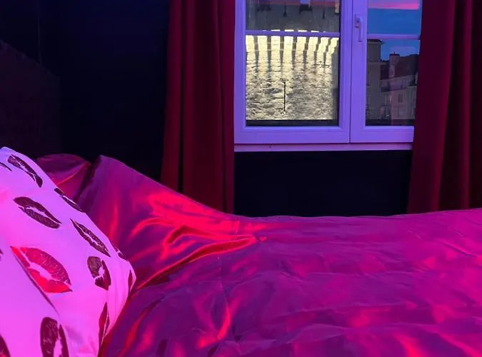 Escapade Jacuzzi Apartment *