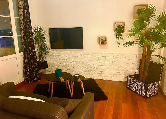 Escapade Jacuzzi Apartment *